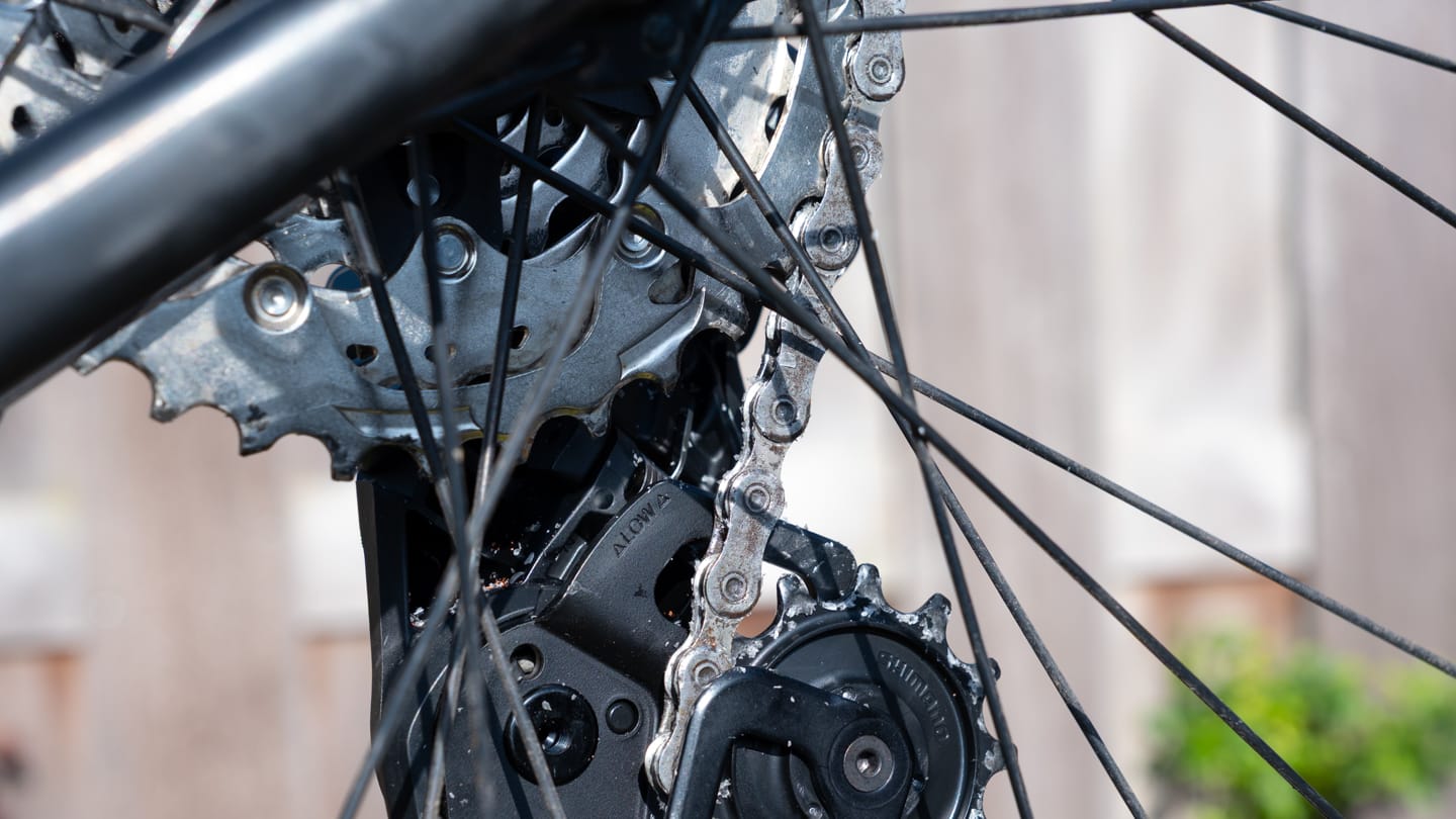 In this case, turn the B-screw counter-clockwise to move the guide pulley up